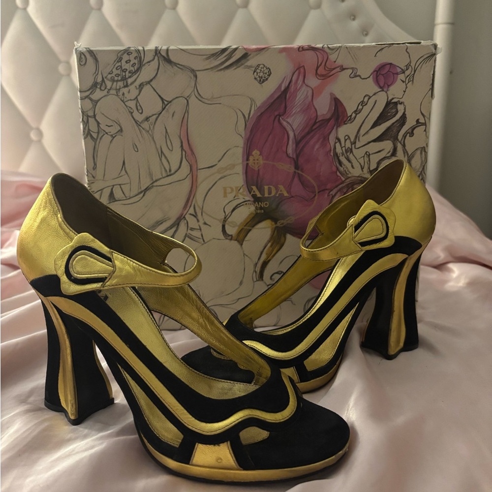 Prada Gold and Black Leather Block Heels SZ38 COMES W A PRADA BOX shown in pics